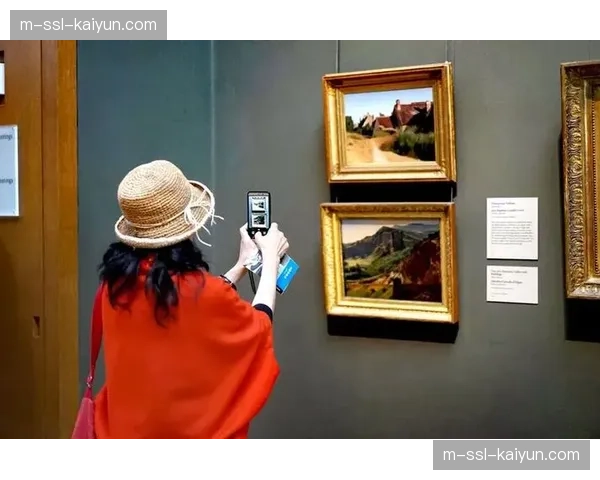 艺术展“Women of the W”在洛杉矶开幕,展示球员肖像与球场摄影作品 艺术展“Women of the W”在洛杉矶开幕,展示球员肖像与球场摄影作品