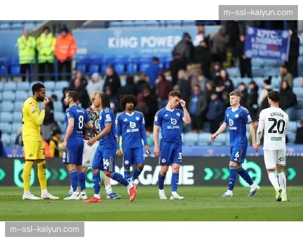 诺丁汉森林2-1绝杀莱斯特城，成功保级并送对手降入英冠